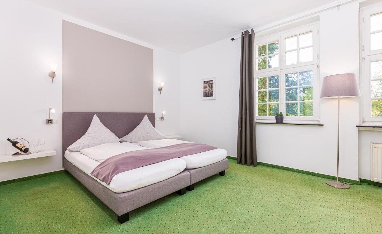 Gasthaus Und Hotel An Der Kost Hattingen Exteriör bild
